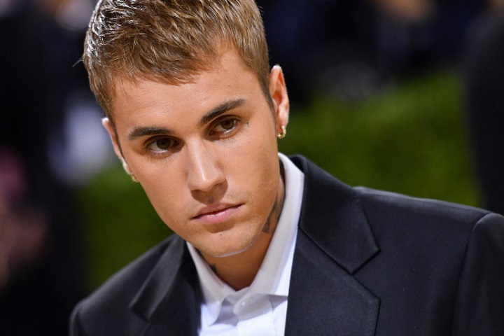 Justin Bieber will restart world tour after reportedly recovering from rare facial paralysis syndrome