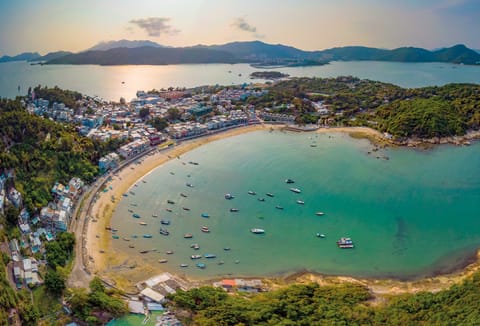 New UNESCO Geopark Boat Tour Invites Island Hoppers to Discover Hong Kong by Sea New UNESCO Geopark Boat Tour Invites Island Hoppers to Discover Hong Kong by Sea