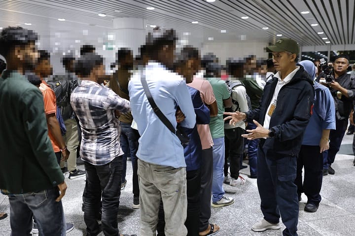 198 foreigners denied entry at KLIA for failing immigration checks 198 foreigners denied entry at KLIA for failing immigration checks